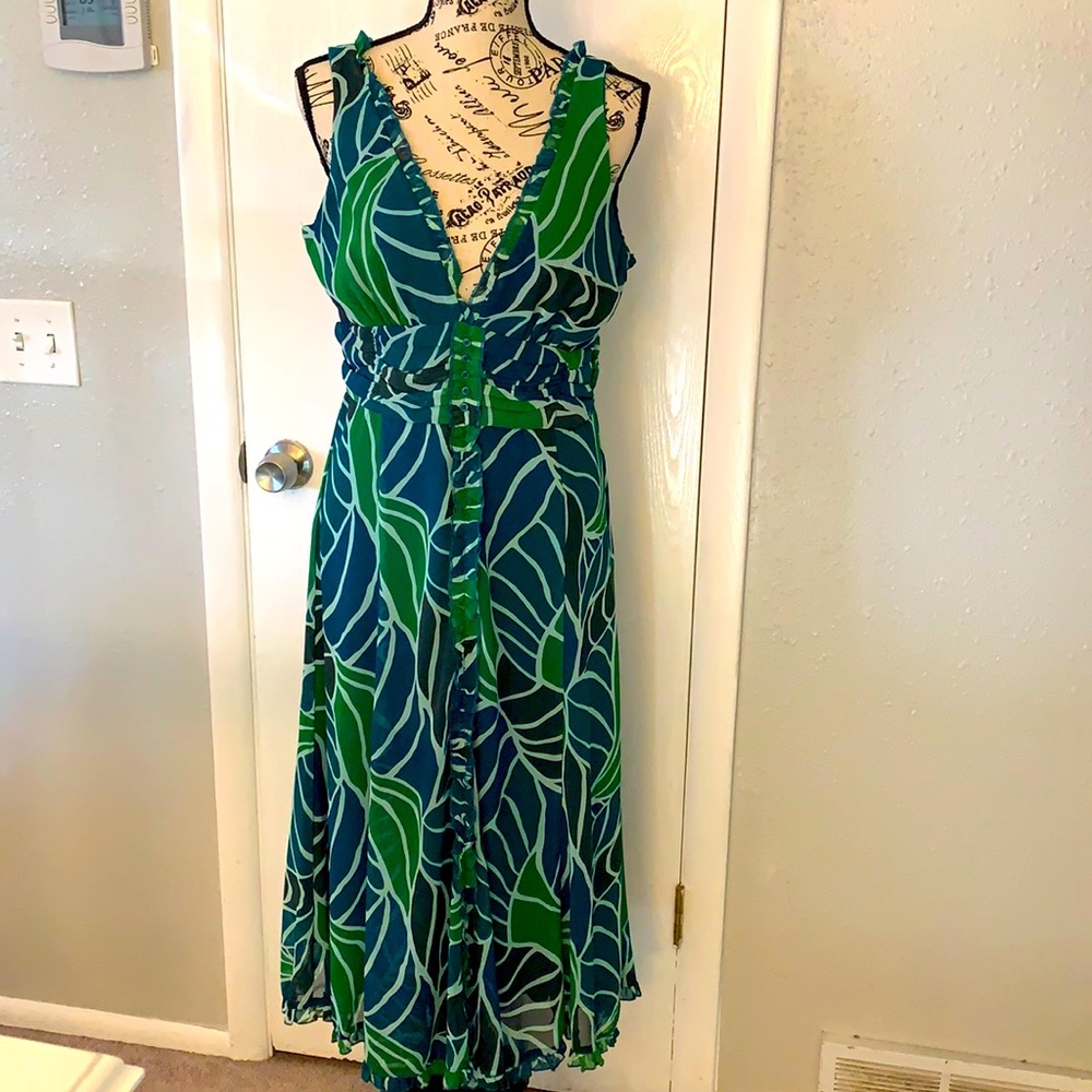 Leaf print dress